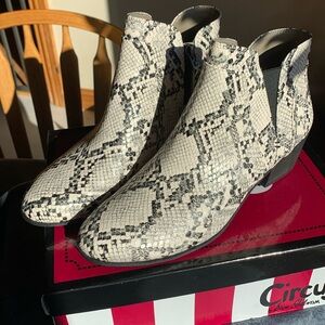 NIB Circus Snake Booties